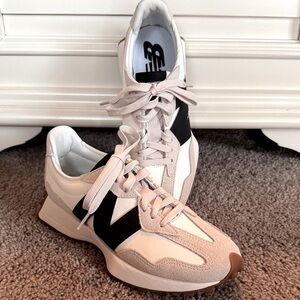 New Balance 327 Sneakers - Women’s size 7
